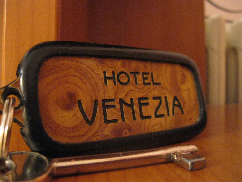 Hotel Venezia Montecatini Terme Exteriör bild