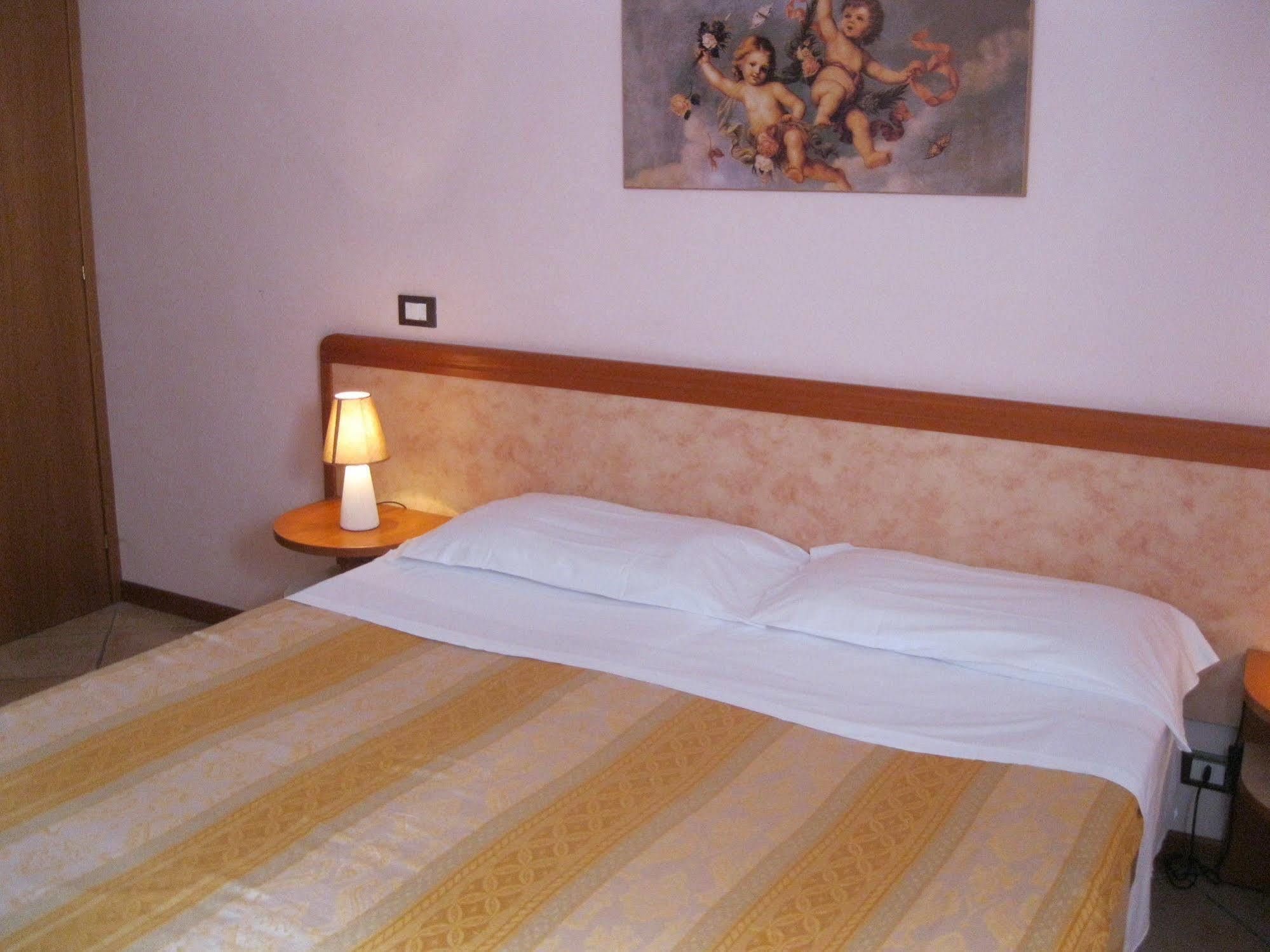 Hotel Venezia Montecatini Terme Exteriör bild